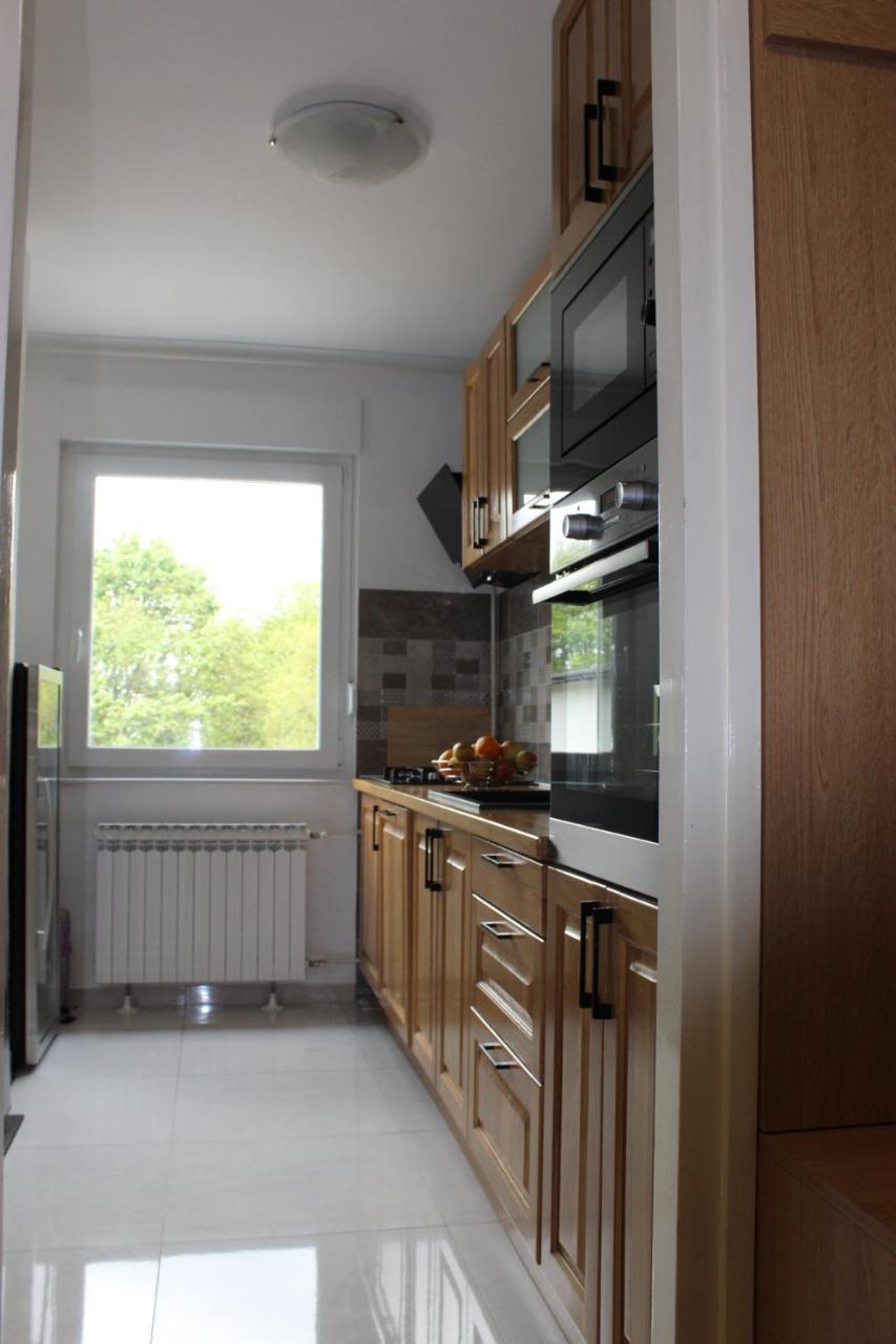 Apartman Black River พลิตวิชกา เยเซรา ภายนอก รูปภาพ