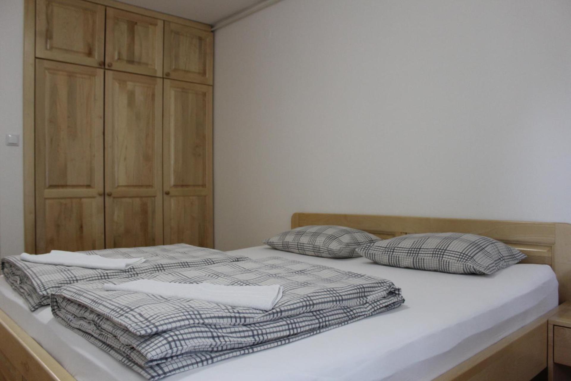 Apartman Black River พลิตวิชกา เยเซรา ภายนอก รูปภาพ